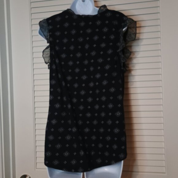 Casual Lucky brand mixed media short, ruffled sleeve and vneck  blouse size L - Picture 2 of 9